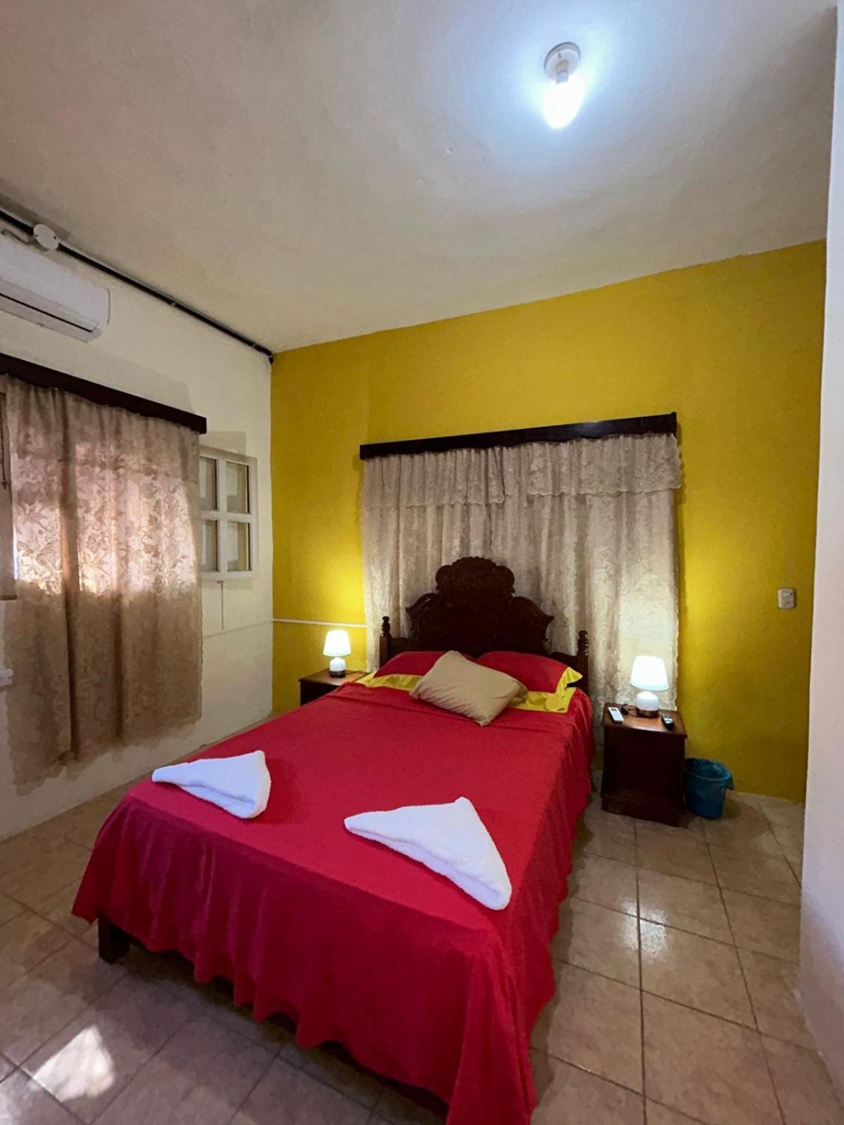 Casa Maya Itza Flores Εξωτερικό φωτογραφία