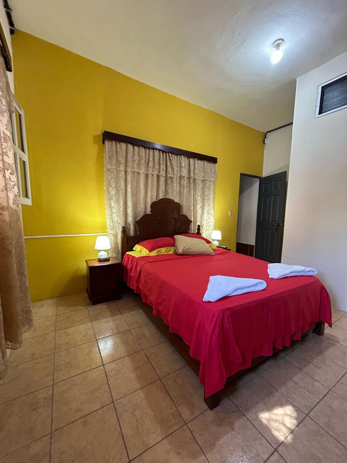 Casa Maya Itza Flores Εξωτερικό φωτογραφία