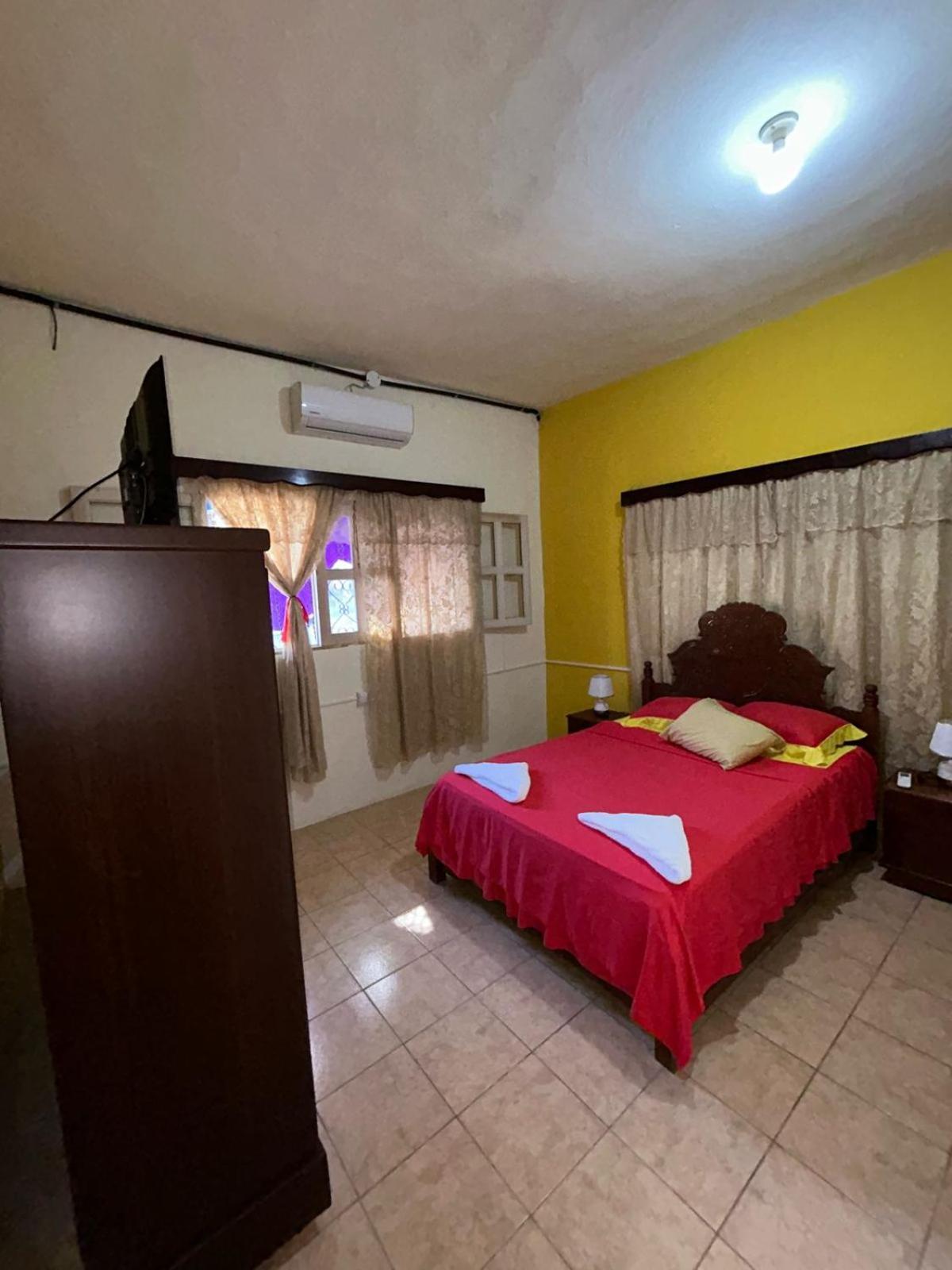 Casa Maya Itza Flores Εξωτερικό φωτογραφία
