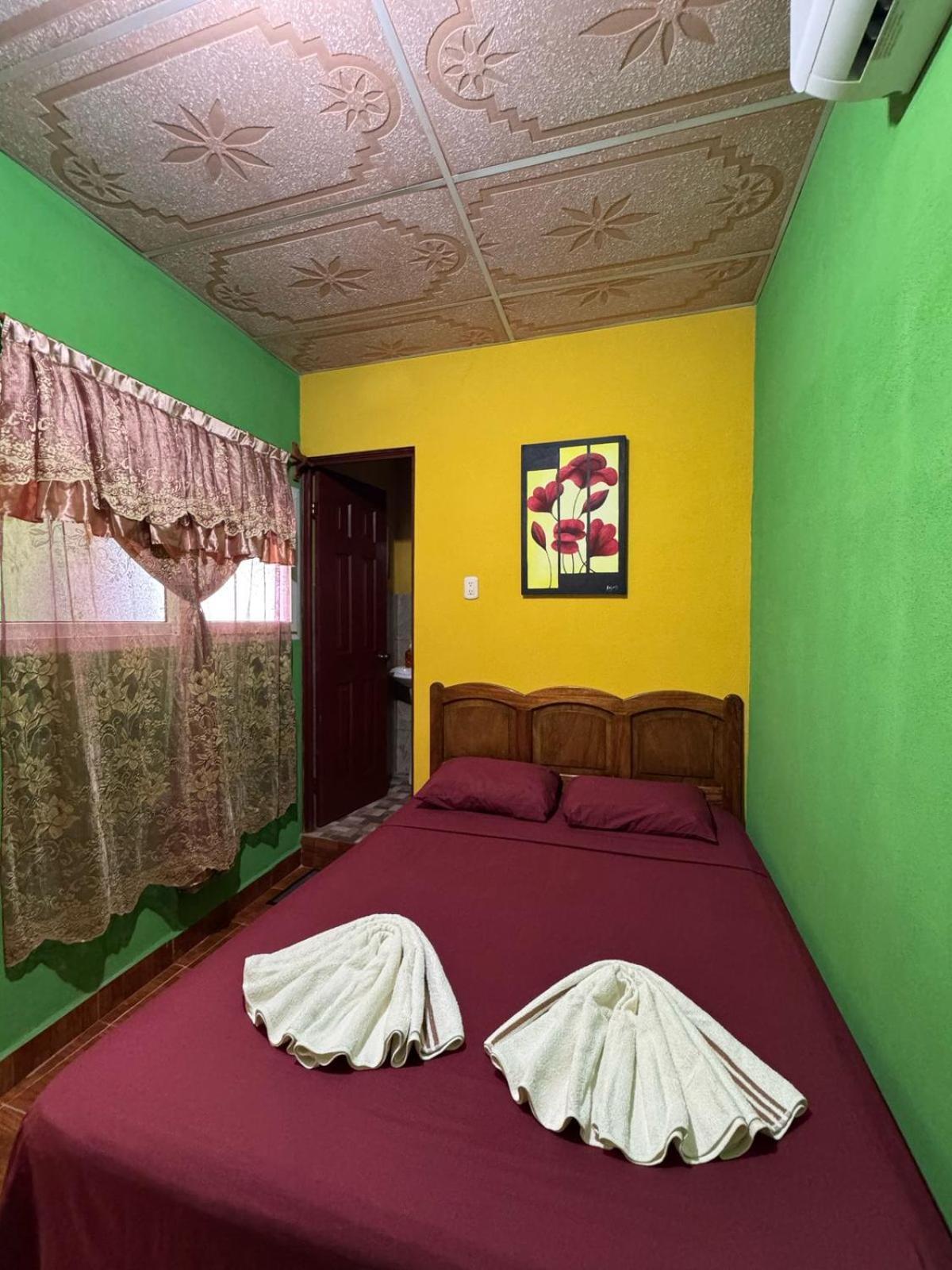 Casa Maya Itza Flores Εξωτερικό φωτογραφία